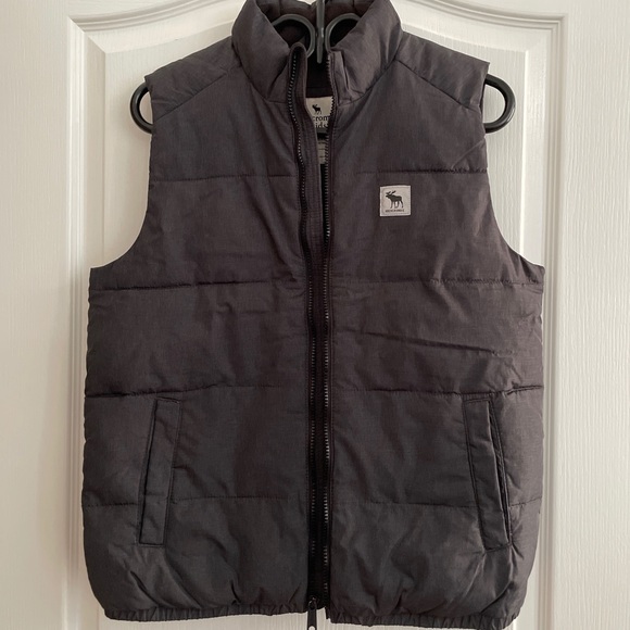 NWOT Abercrombie Kids Puffy Vest. Grey. Size 15/16. - Picture 5 of 17